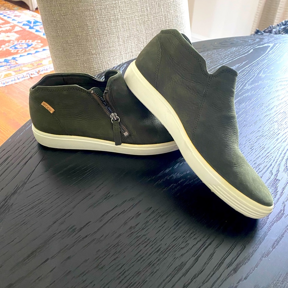 Ecco Army Green Slip Ons with Zipper